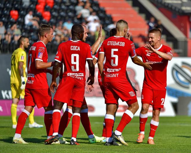 Los jugadores del Kryvbas celebran un gol (foto: Kryvbas).