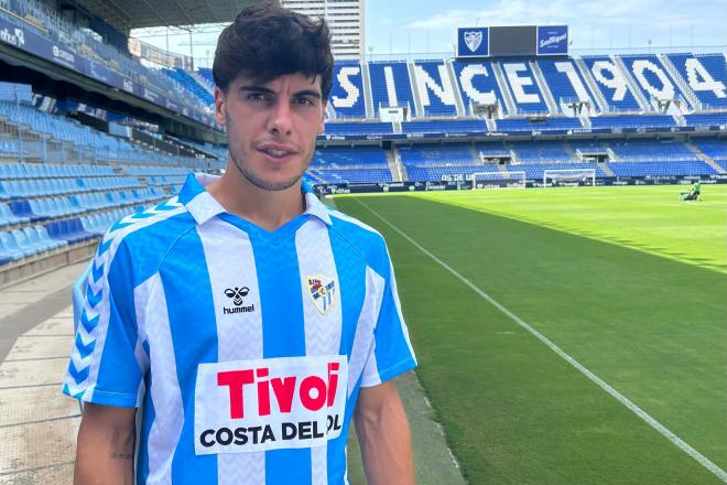 Julen Lobete, en su cita con ElDesmarque en La Rosaleda. (Foto: Alberto Fuentes)