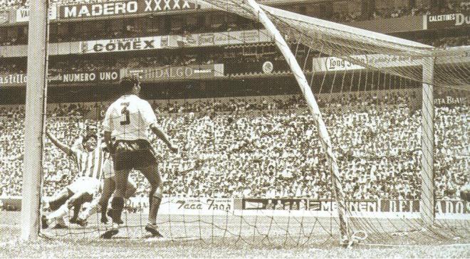 Inauguración del Estadio Azteca de México