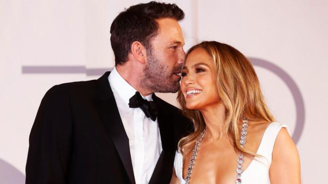 Jennifer Lopez y Ben Affleck, posando juntos (EuropaPress)