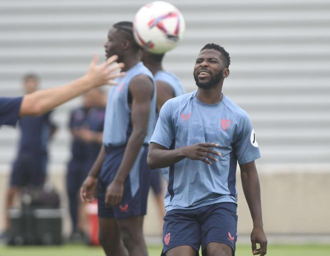 Kelechi Ihenacho, en la sesión del Sevilla este jueves (Foto: Kiko Hurtado).