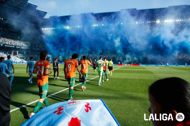 Celebración del 101 aniversario celeste antes del Celta - Valencia (Foto: LALIGA).