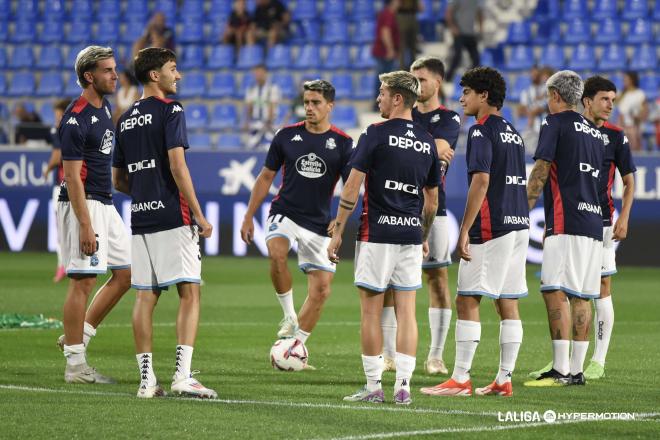 Los jugadores titulares del Dépor ante la SD Huesca (Foto: LALIGA).