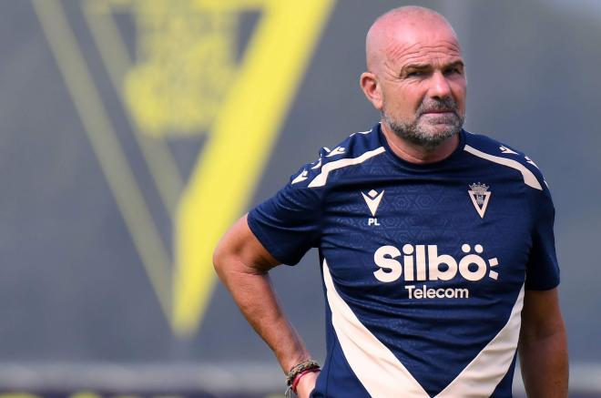 Paco López, durante un entrenamiento del Cádiz (Foto: CCF).