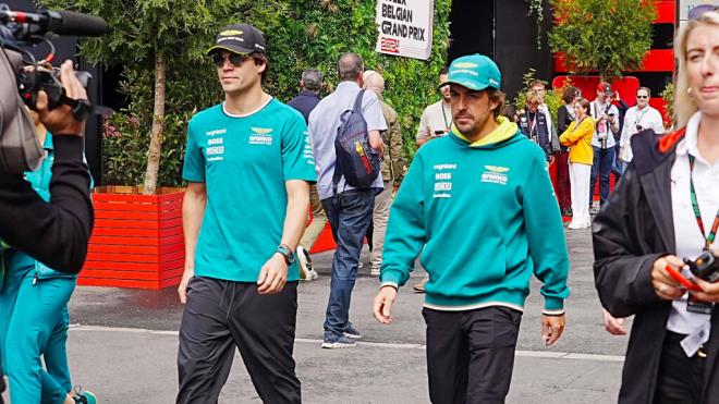 Lance Stroll y Fernando Alonso, en el Gran Premio de Spa (Foto: Cordon Press).