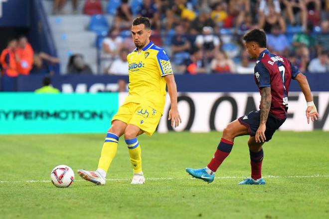 Escalante, en el partido ante el Levante (Foto: Cádiz CF).