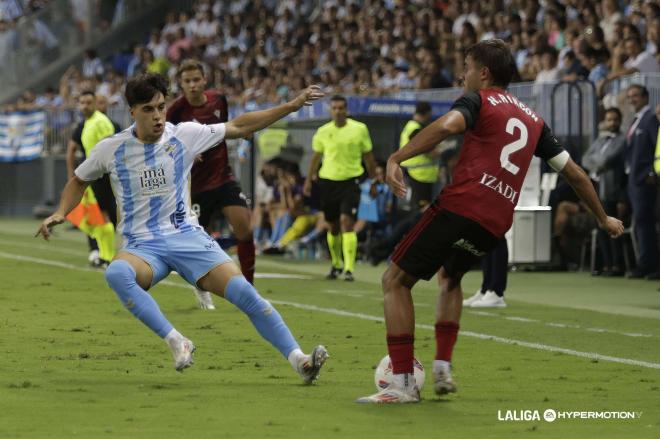 Lobete, en una acción de su debut en La Rosaleda. (Foto: LALIGA)