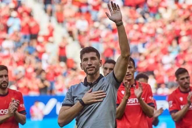 David García, homenajeado antes del Osasuna-Mallorca (Foto: Cordon Press).