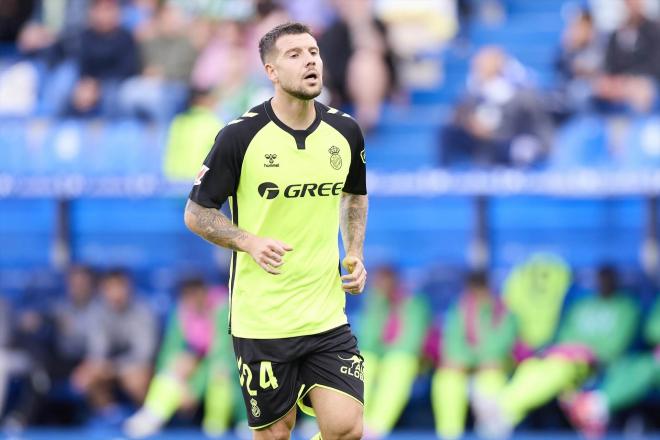 Aitor Ruibal ante el Alavés (Foto: Kiko Hurtado)