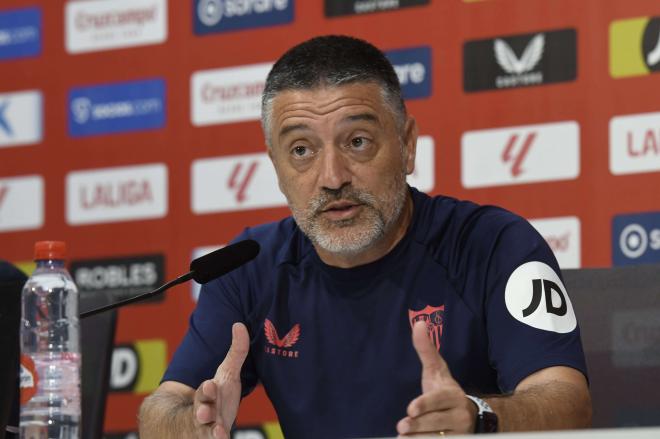 El técnico sevillista, durante su comparecencia de prensa (Foto: Kiko Hurtado). 