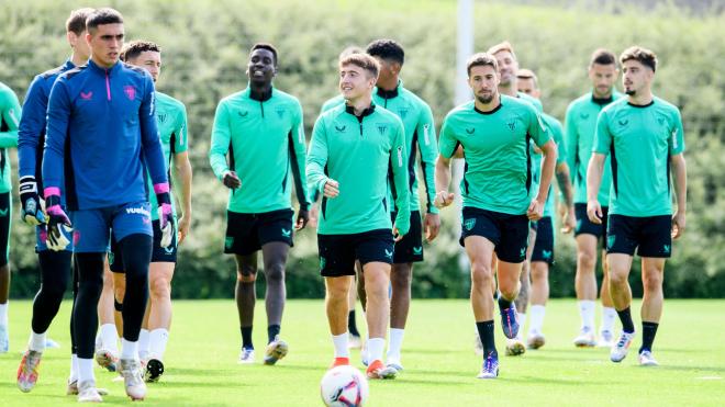 Un entrenamiento del primer equipo rojiblanco en las instalaciones de Lezama (Foto: Athletic Club).