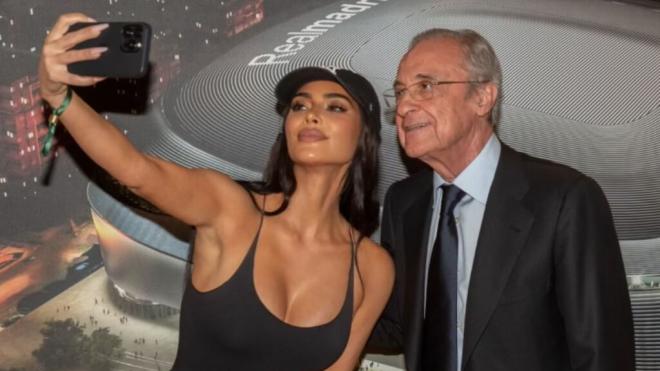 Florentino Pérez y Kim Kardashian haciéndose una foto (Instagram: @kimkardashian)