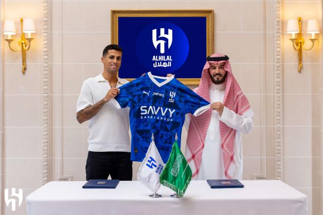 Joao Cancelo firma por el Al Hilal