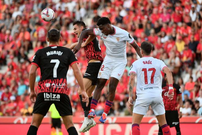 Sambi Lokonga, ante el Mallorca (Foto: Cordon Press).