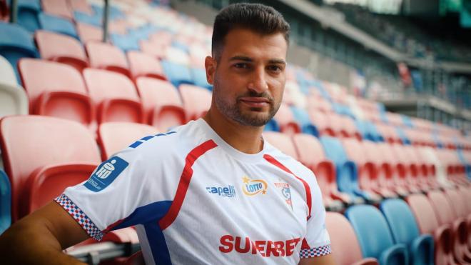 Sinan Bakis, cabizbajo con el Real Zaragoza (Foto: LALIGA).