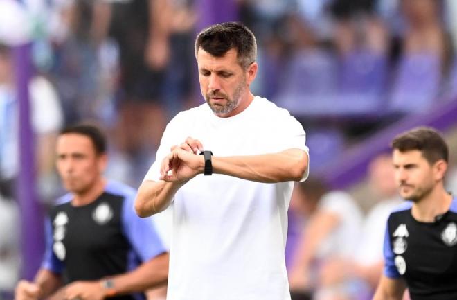 Paulo Pezzolano, en el Real Valladolid - Leganés.