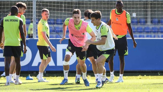 Jon Pacheco juega de inicio ante el Alavés.