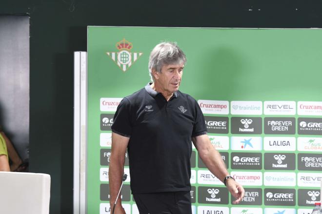 Manuel Pellegrini, en sala de prensa (Foto: Kiko Hurtado).