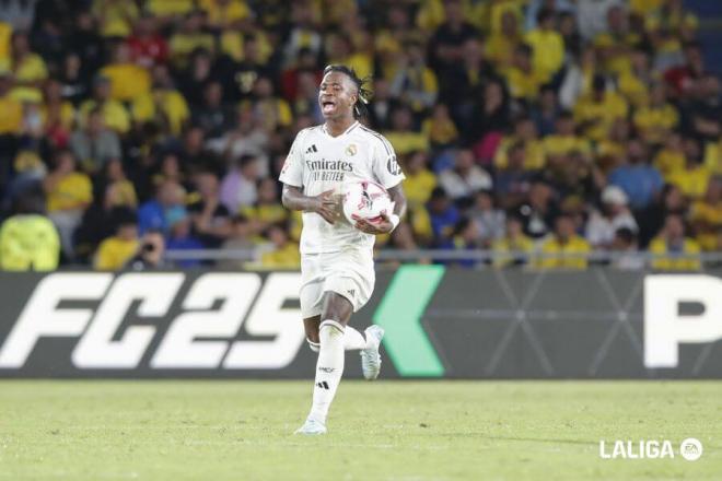 Vinicius tras marcar su gol de penalti ante Las Palmas (Foto: LALIGA).