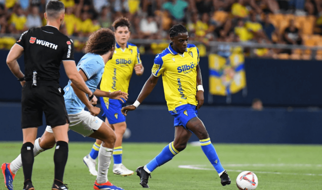 Etta Eyong, durante un partido del Cádiz (Foto: CCF).