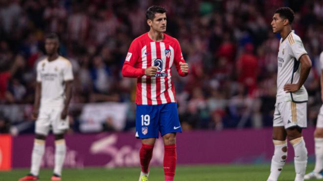 Álvaro Morata, durante un derbi de la temporada pasada jugando con el Atlético de Madrid. (foto:Cordon Press).