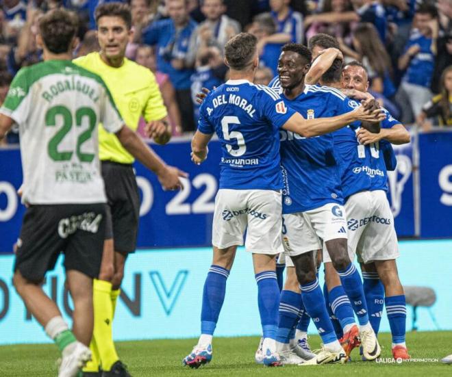 Gol del Real Oviedo al Racing de Santander (Foto: LALIGA).