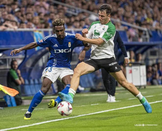 Hassan celebra su gol en el Real Oviedo-Tenerife (Foto: LALIGA).