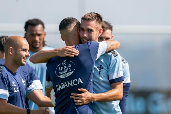 Felicitaciones a Mingueza por su convocatoria con la selección (Foto: RC Celta).