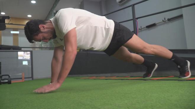 Sergio Rico, en uno de sus entrenamientos