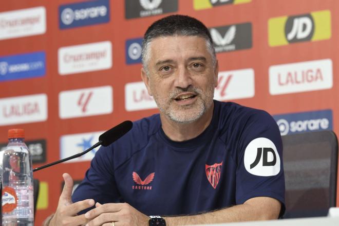 García Pimienta, en sala de prensa (Foto: Kiko Hurtado).