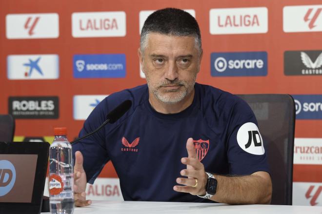 García Pimienta, en sala de prensa (Foto: Kiko Hurtado).