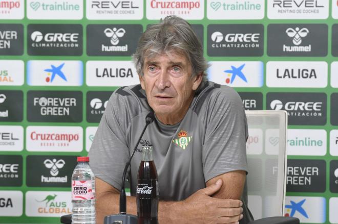 Manuel Pellegrini, entrenador del Real Betis (foto: Kiko Hurtado).