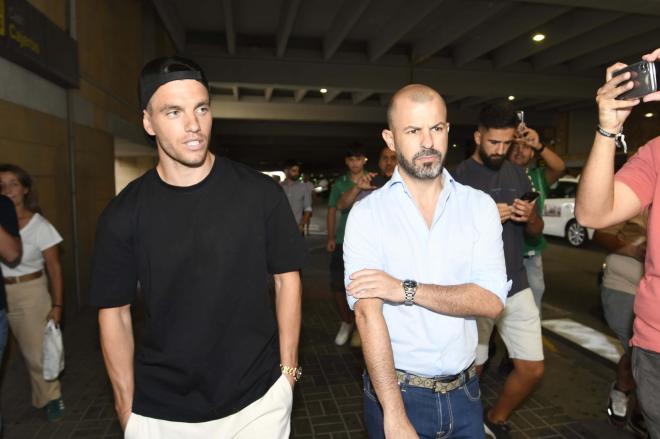 Giovani Lo Celso junto a Manu Fajardo (foto: Kiko Hurtado).