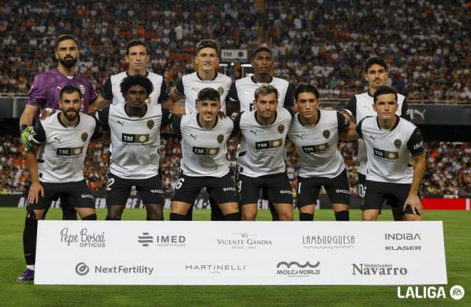 El once titular del Valencia CF ante el Villarreal CF (Foto: LALIGA).