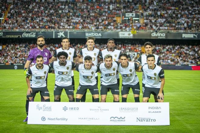 El once titular del Valencia CF ante el Villarreal CF (Foto: Valencia CF).