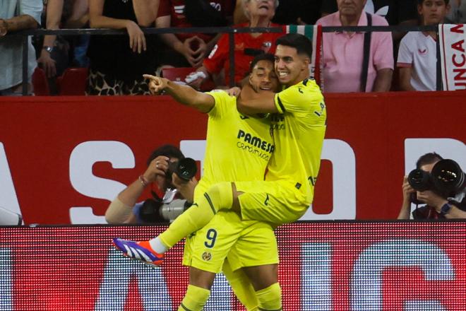 Danjuma, celebrando su gol ante el Sevilla con el Villarreal (Foto: EFE).