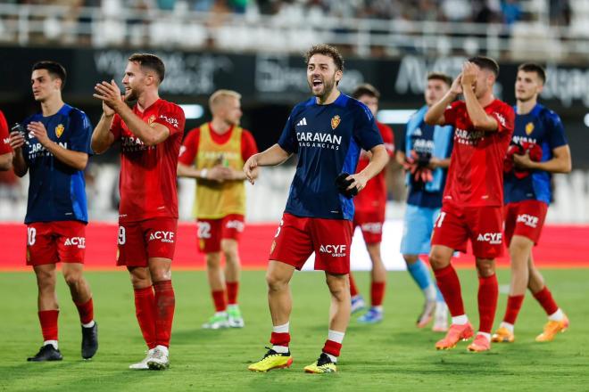 Los jugadores del Real Zaragoza celebran el triunfo en Cartagena (Foto: ZGZ).