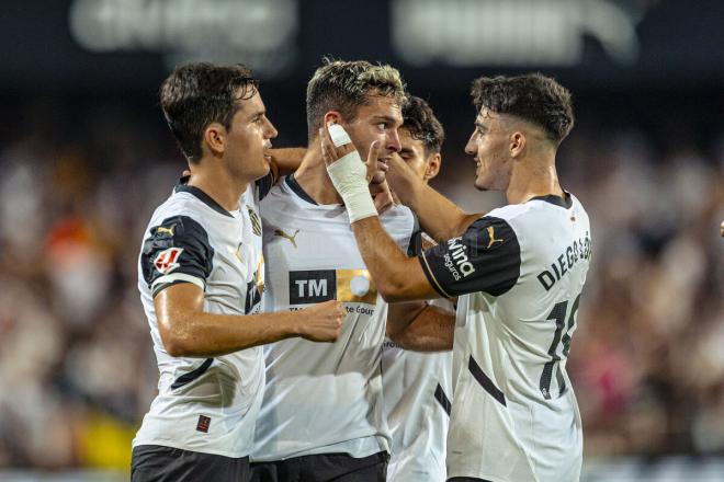 El equipo celebra el gol de Hugo Duro (Foto: Valencia CF).