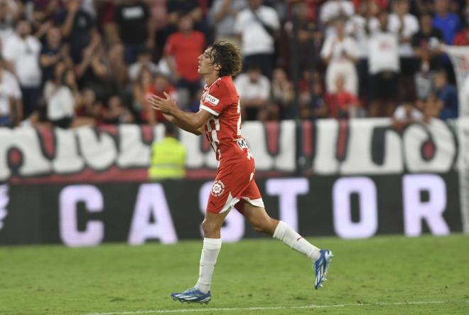 Bryan Gil, aplaudido en el Sánchez-Pizjuán (Foto: Kiko Hurtado).