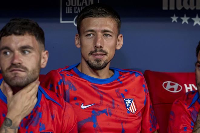 Lenglet, en el banquillo del Atlético de Madrid (FOTO: Cordón Press).