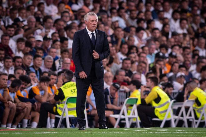 Carlo Ancelotti, durante el Real Madrid-Betis (Foto: Cordon Press).