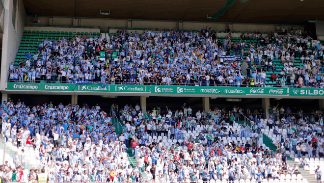 1.500 malaguistas abarrotaron la grada visitante del último Córdoba-Málaga en Primera RFEF.