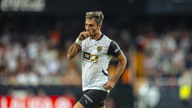 Hugo Duro celebra su gol al Villarreal CF (Foto: Valencia CF).