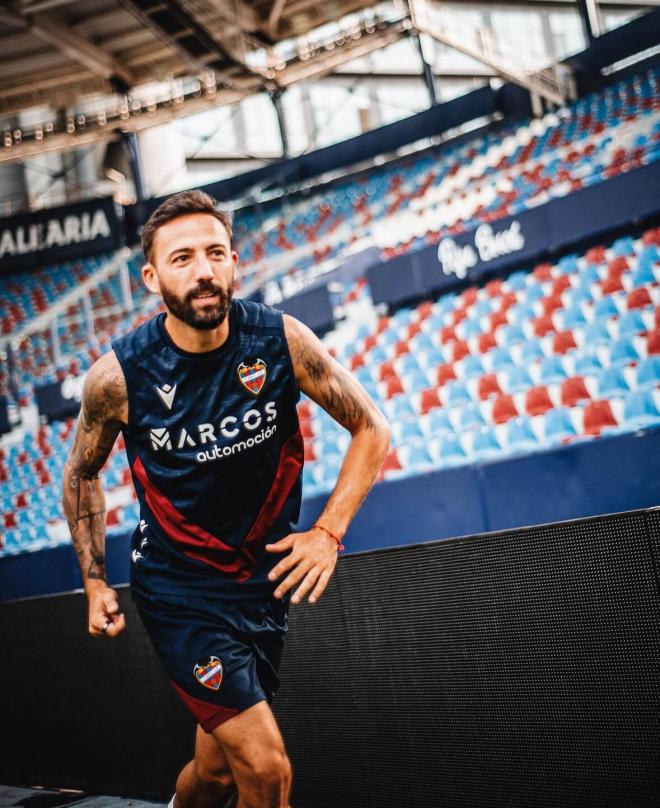 Morales, durante el último entrenamiento en el Ciutat antes de viajar a tierras vascas (Foto: LUD).