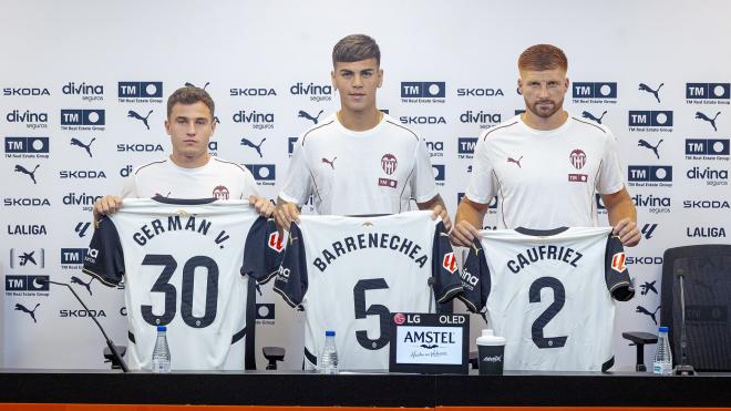 Las tres nuevas incorporaciones (Foto: Valencia CF).