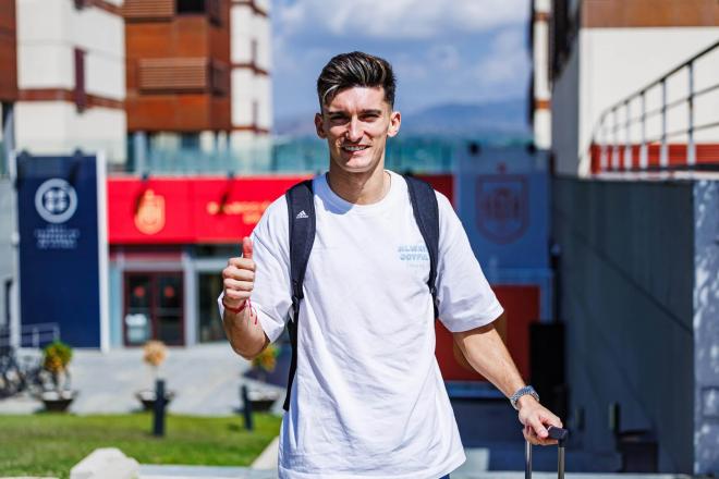 Pepelu llega a la Ciudad Deportiva de Las Rozas (Foto: sefutbol).