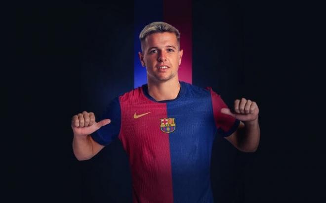 El canterano del Dépor Rubén López con la camiseta del FC Barcelona (Foto: FCB).