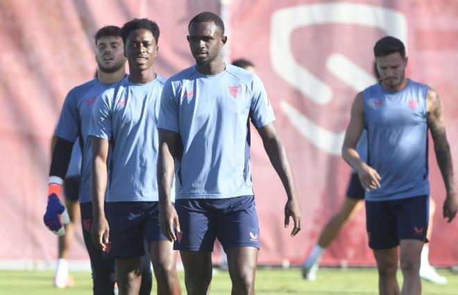 Imagen del entrenamiento del Sevilla FC (foto: Kiko Hurtado).