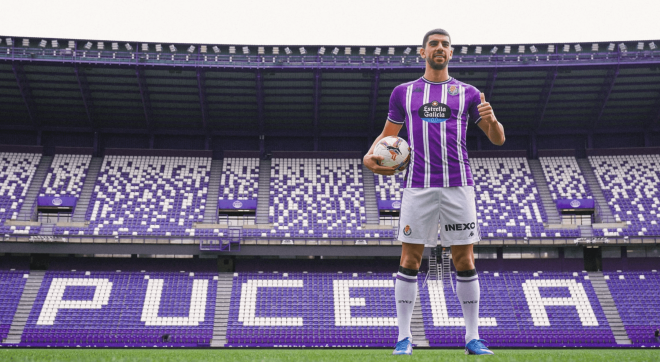 Cenk Özkacar, presentado con el Real Valladolid (Foto: rV).