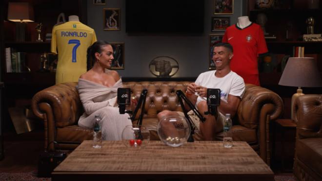 Cristiano Ronaldo y Georgina Rodríguez (Fuente: YouTube)